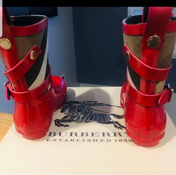 100% authentic Burberry rainboots size.9 - Picture 3 of 4